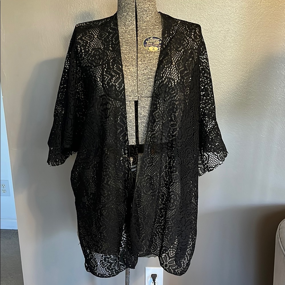 Elegant Black Lace Kimono Jacket